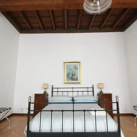Apartment Frescobaldi Aparments! A Casa Di Francesco Ferrara