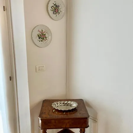 Appartamento Palazzo 1500 Frescobaldi - Piano Nobile X 5 - A Casa Di Alfonso