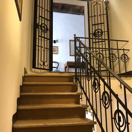 Appartamento Palazzo 1500 Frescobaldi - Piano Nobile X 5 - A Casa Di Alfonso Ferrara