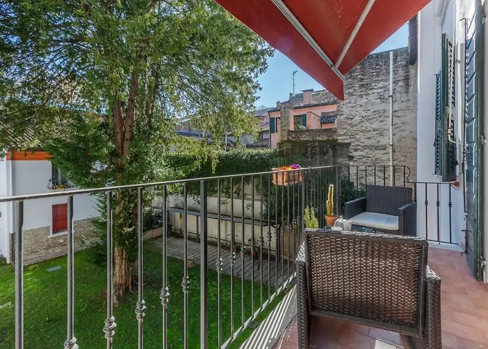 Palazzo 1500 Frescobaldi - Piano Nobile X 5 - A Casa Di Alfonso Appartement Ferrara